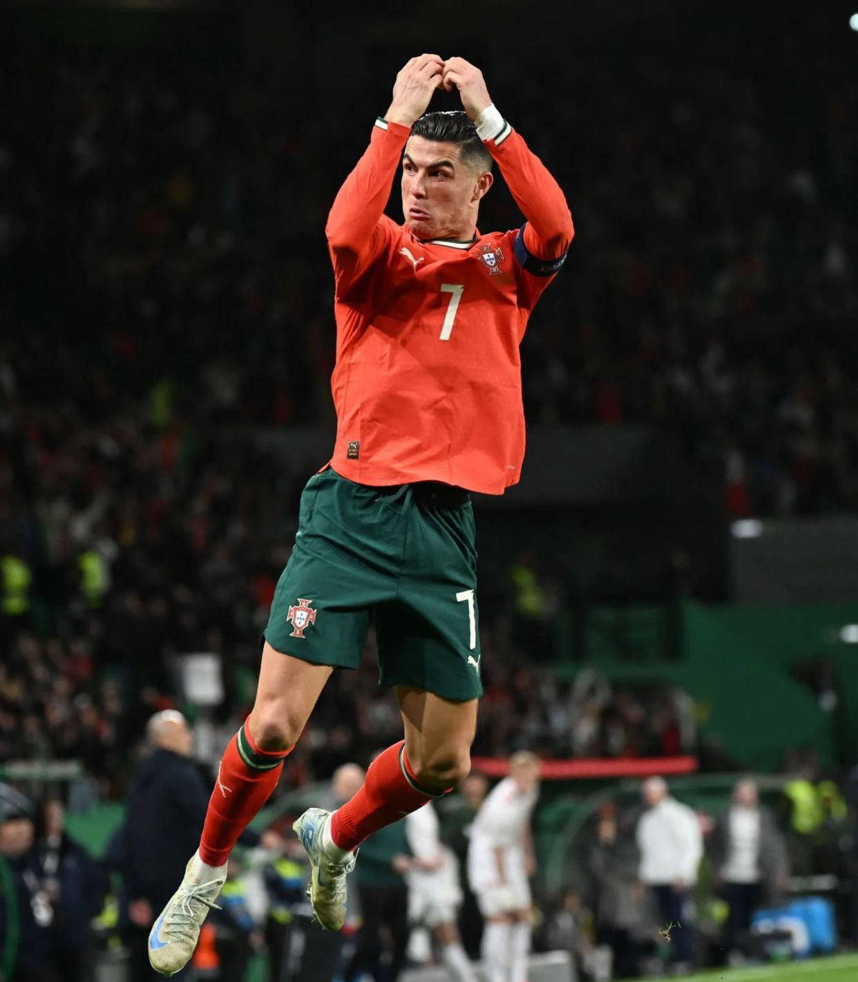 斯基拉：尤文、米兰及三支英超球队有意布鲁日后卫德克伊珀